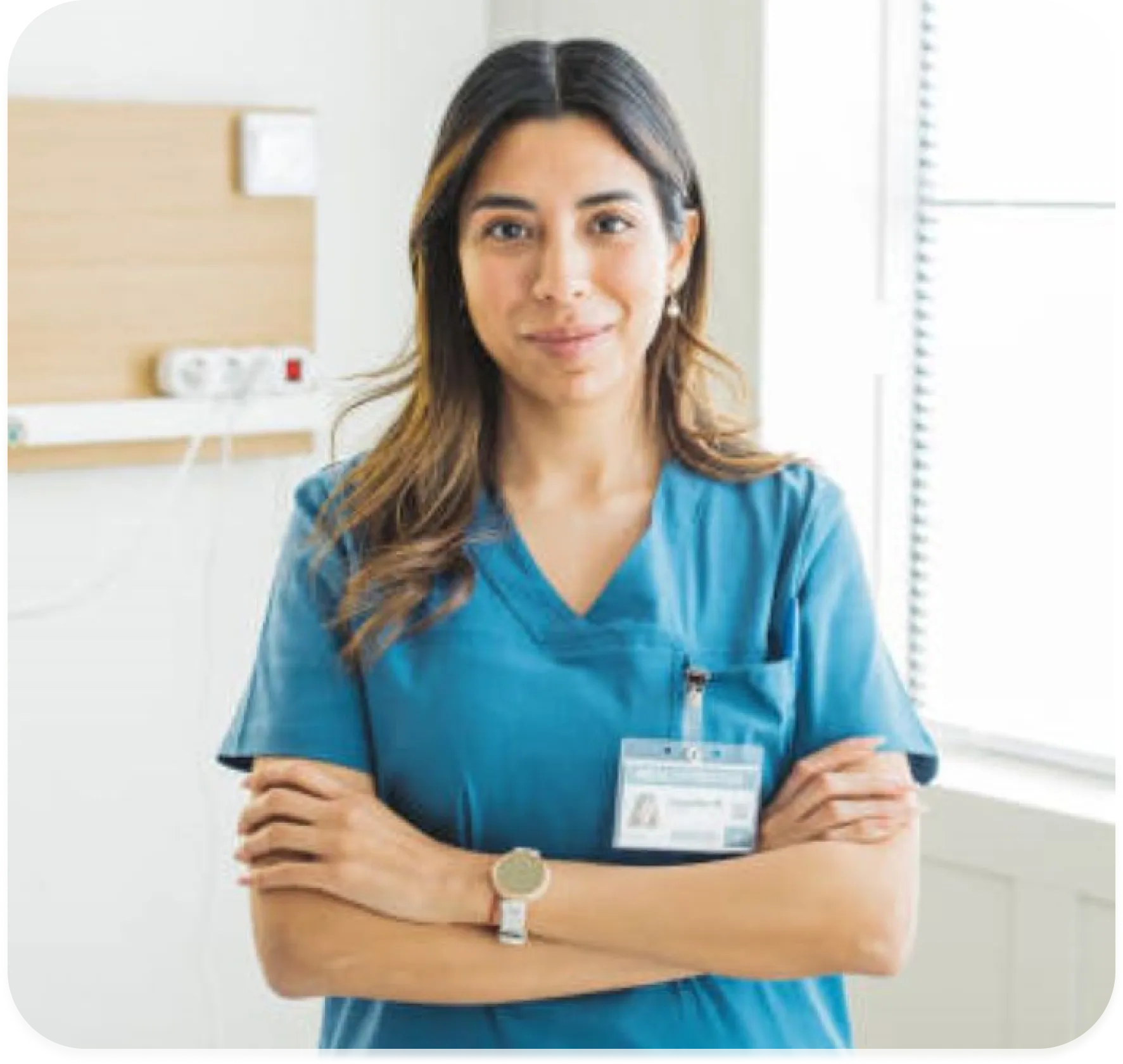 Infirmière avec une vieille femme